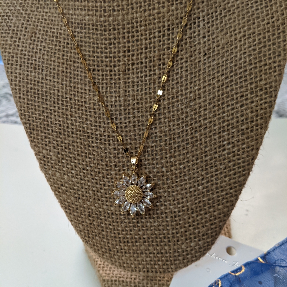 Elegant Goldtone Sunflower Necklace